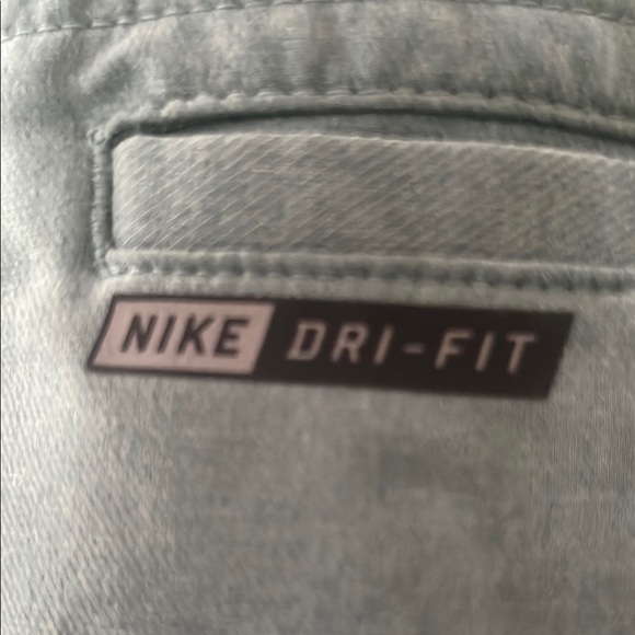 Hurley  x Nike Dri-Fit Men's Chino Hybrid Sage Green 9” Shorts, Men’s 34 - Picture 4 of 11